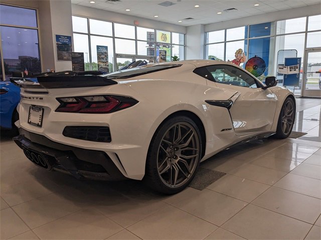 2025 Chevrolet Corvette Z06 2LZ photo 3