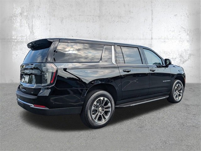 2025 Chevrolet Suburban LT photo 3