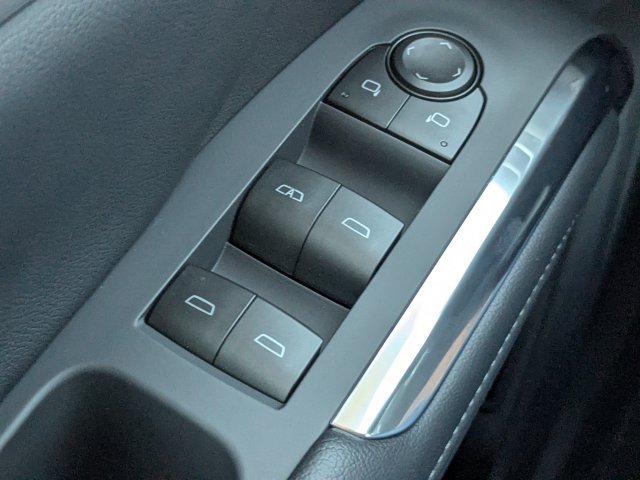 2027 Chevrolet Traverse LT - Photo 21