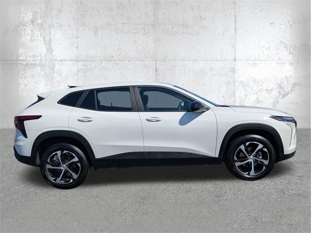2025 Chevrolet Trax photo 3