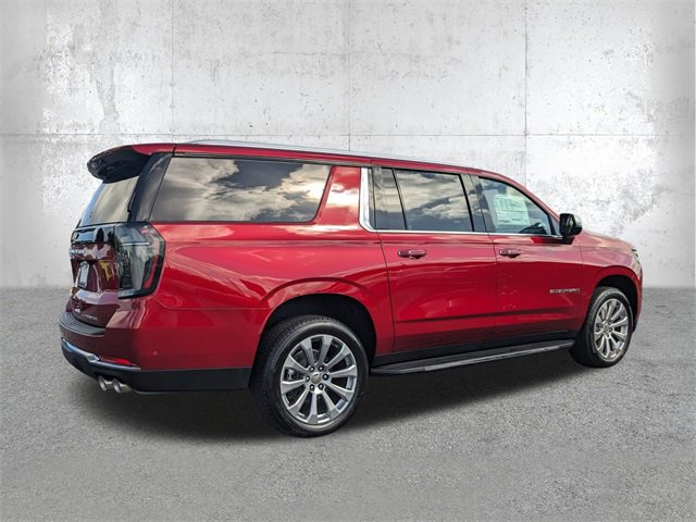 2025 Chevrolet Suburban Premier photo 2