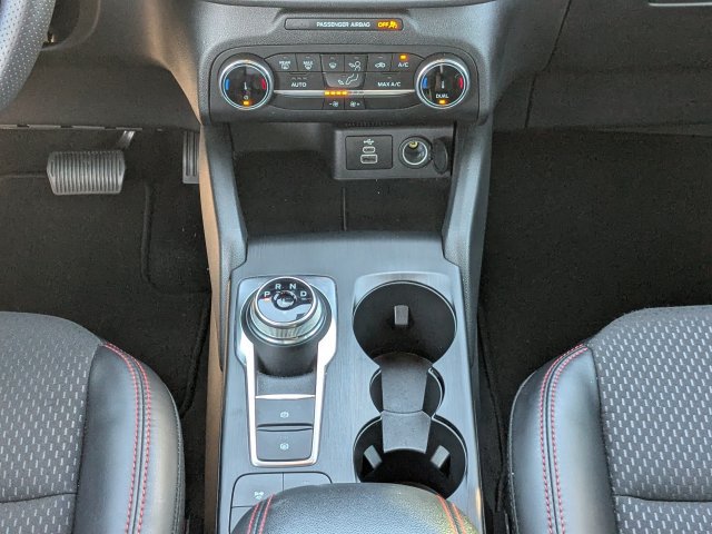 2025 Ford Escape ST-Line - Photo 16