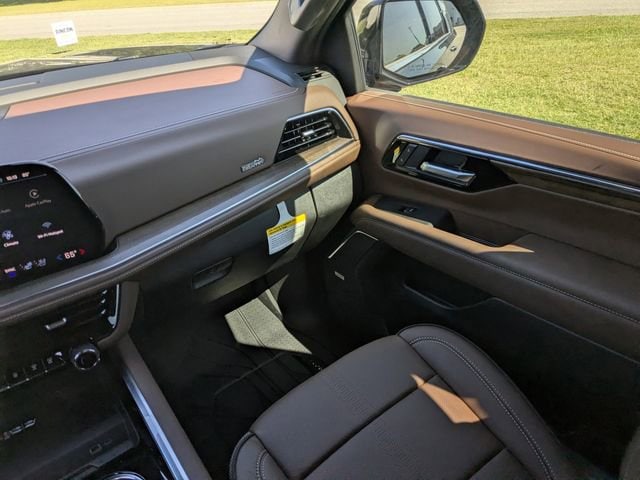 2026 Chevrolet Suburban High Country - Photo 18