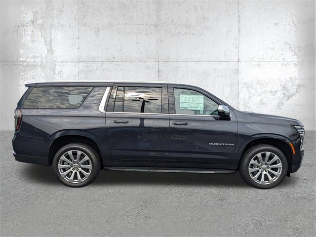 2025 Chevrolet Suburban Premier photo 2