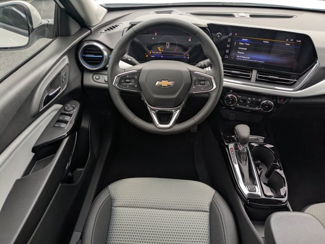 2026 Chevrolet Trax LT - Photo 14