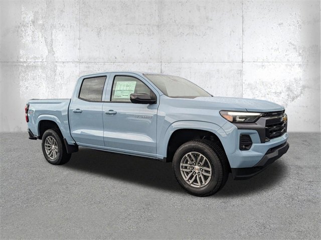 2025 Chevrolet Colorado Work Truck LT photo 2