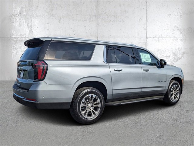 2025 Chevrolet Suburban LS photo 3
