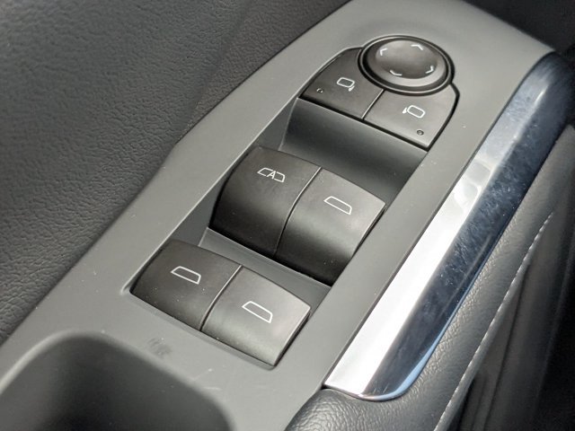 2027 Chevrolet Traverse LT - Photo 22