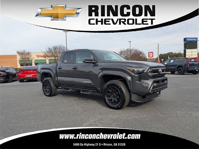 2025 Toyota Tacoma SR5's photo
