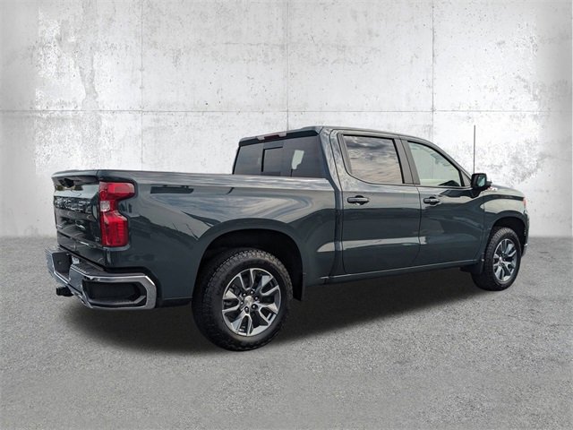 2025 Chevrolet Silverado 1500 LT photo 3