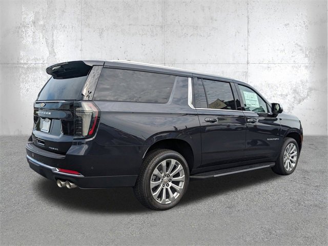 2025 Chevrolet Suburban Premier photo 3