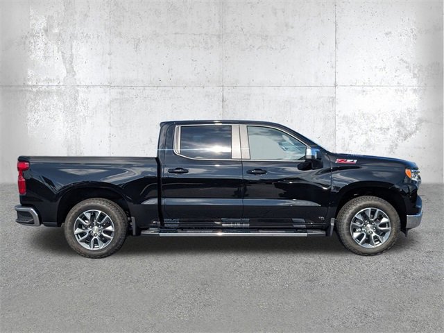 2025 Chevrolet Silverado 1500 LT photo 3
