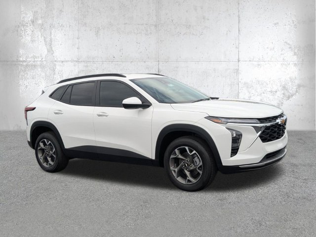 2026 Chevrolet Trax LT - Photo 2