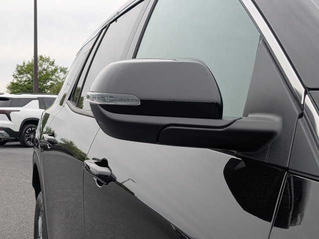2027 Chevrolet Traverse LT - Photo 12