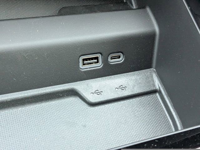 2026 Chevrolet Suburban High Country - Photo 22