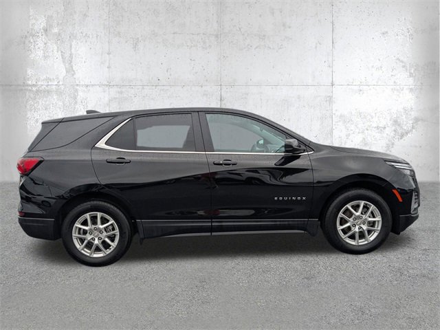 2023 Chevrolet Equinox LT photo 2