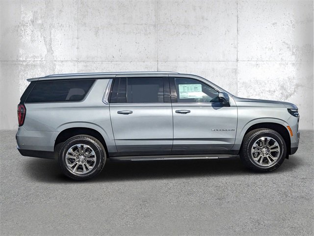 2025 Chevrolet Suburban LS photo 2
