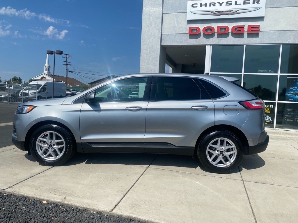 2024 Ford Edge SEL photo 3