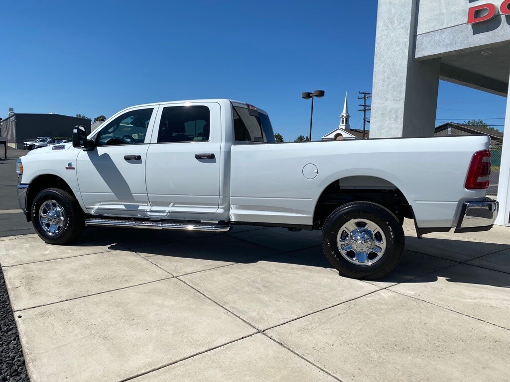 2024 Ram 2500 Tradesman photo 4