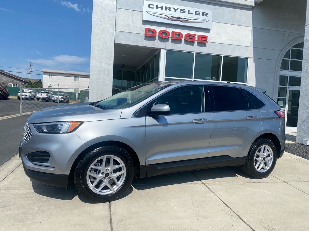 2024 Ford Edge SEL photo 2