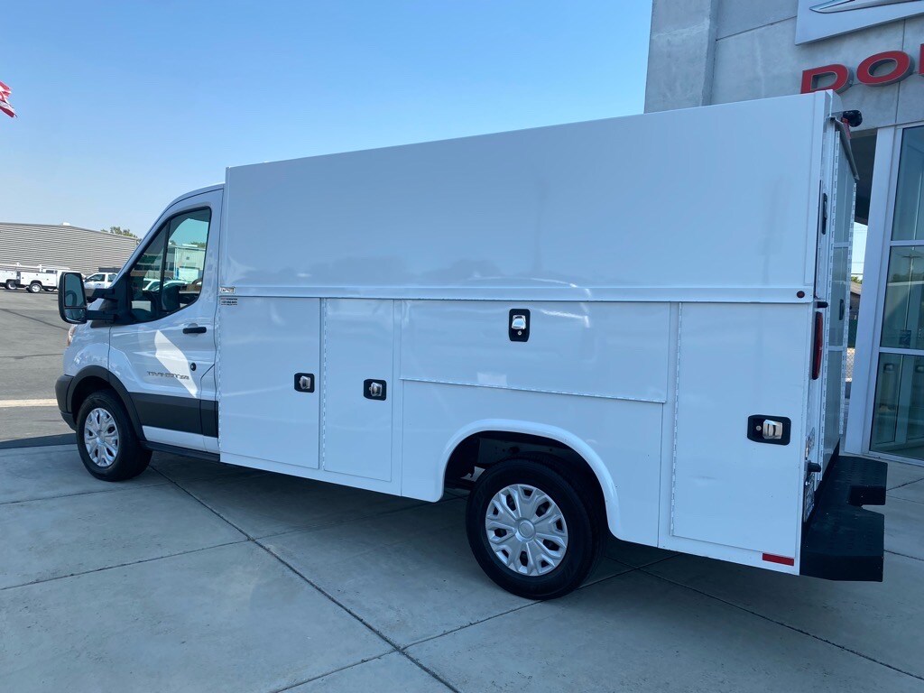 2018 Ford Transit Cutaway photo 2