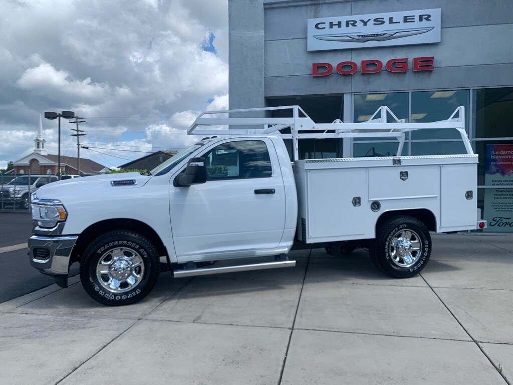 2024 Ram 2500 Tradesman photo 3