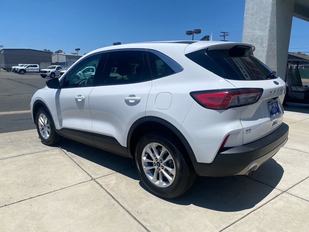 2022 Ford Escape SE photo 4