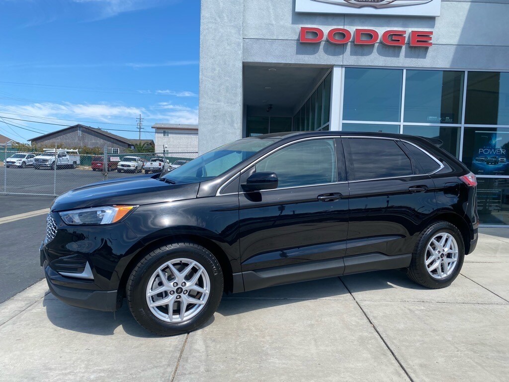 2024 Ford Edge SEL photo 2
