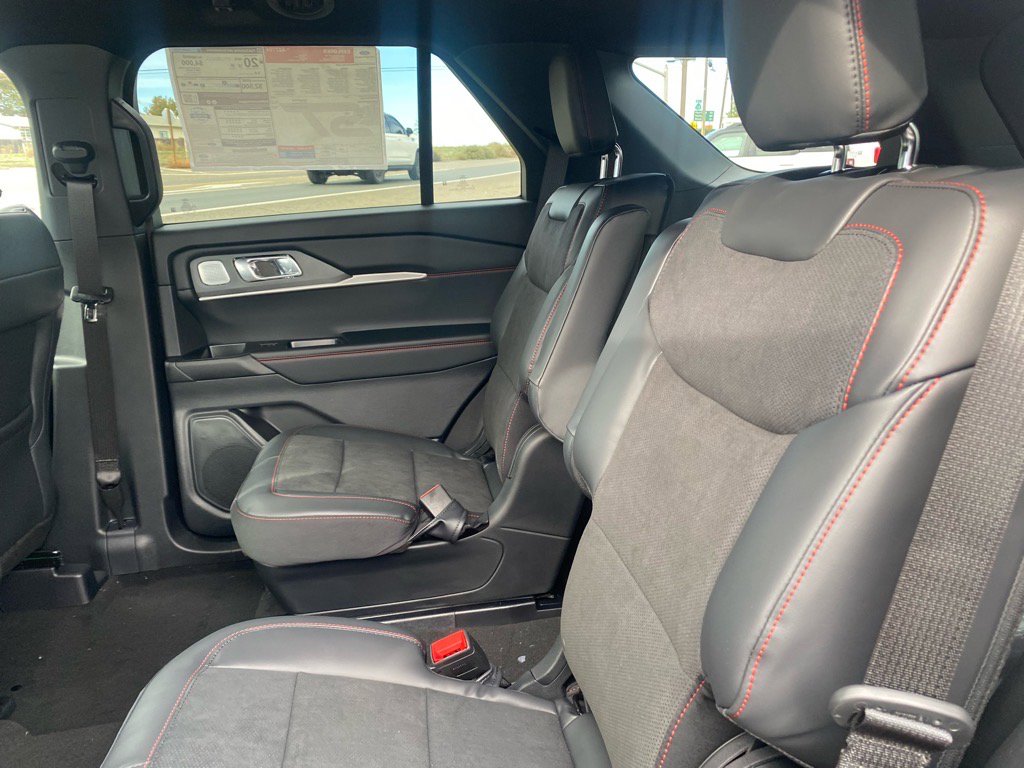 2026 Ford Explorer ST - Photo 12