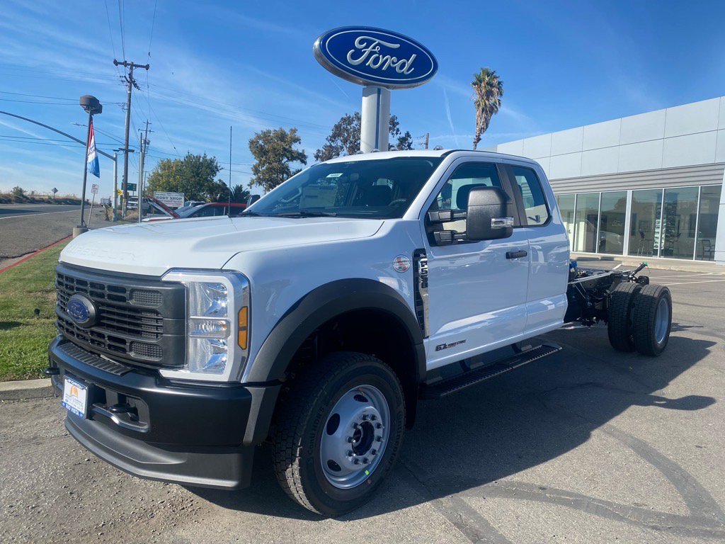 2026 Ford F-550 Super Duty Chassis Cab XL's photo