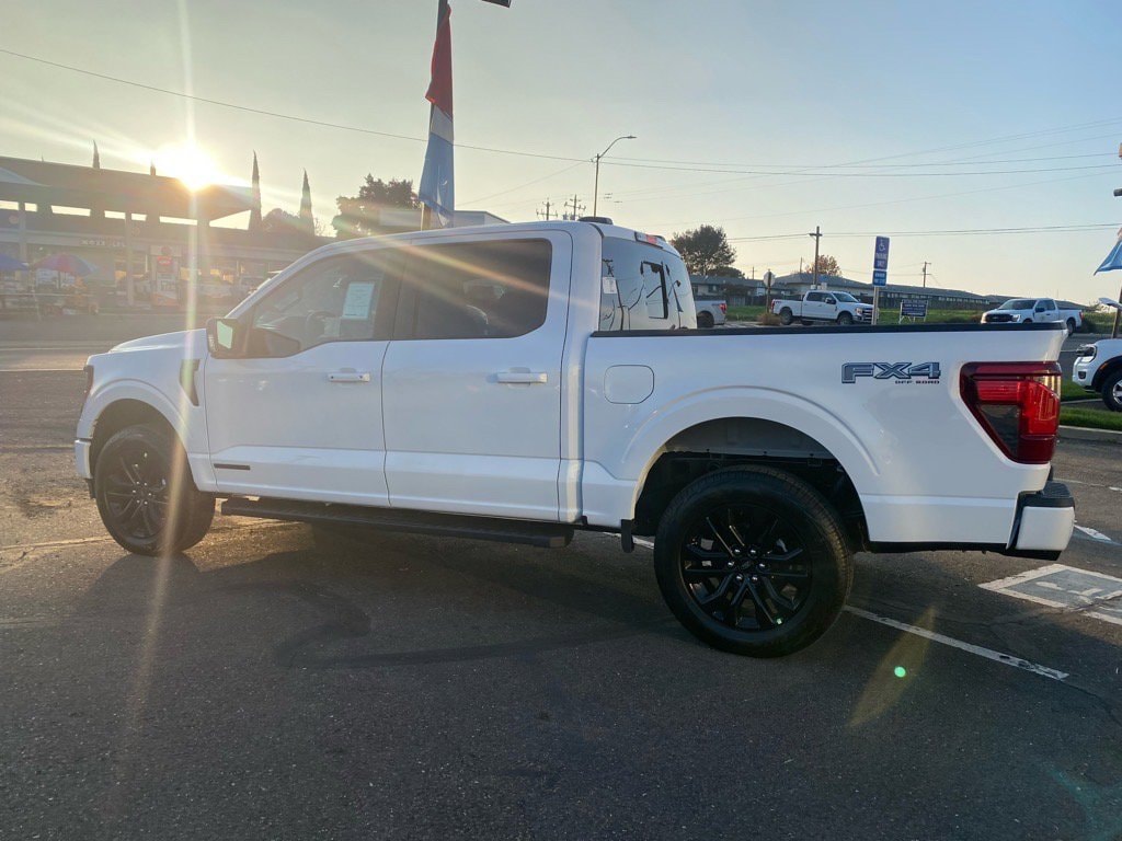 2025 Ford F-150 XLT photo 4