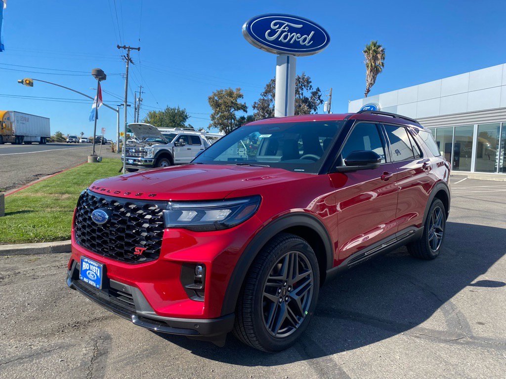 2025 Ford Explorer ST's photo