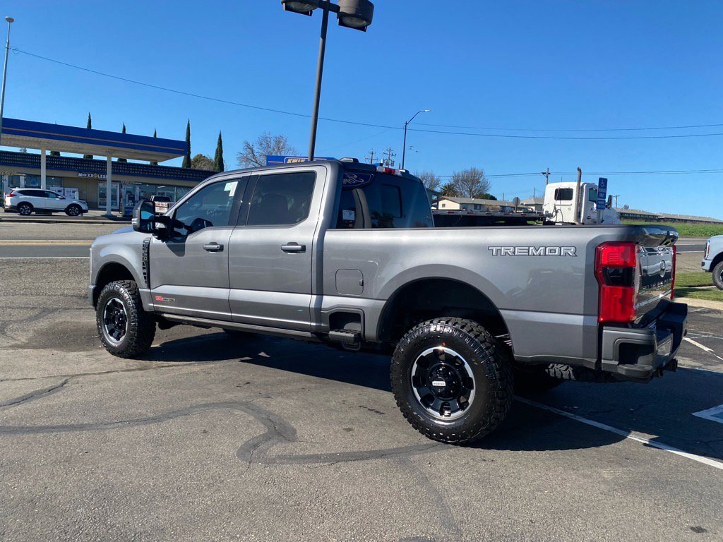 2025 Ford F-250 photo 4