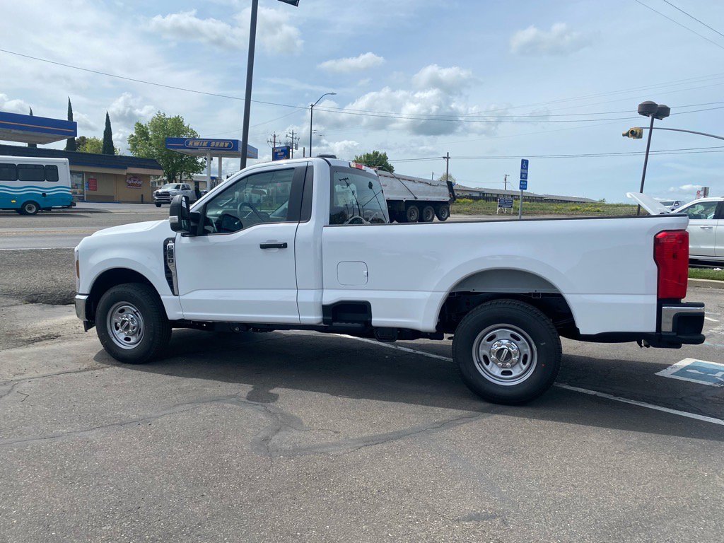2025 Ford F-250 photo 3