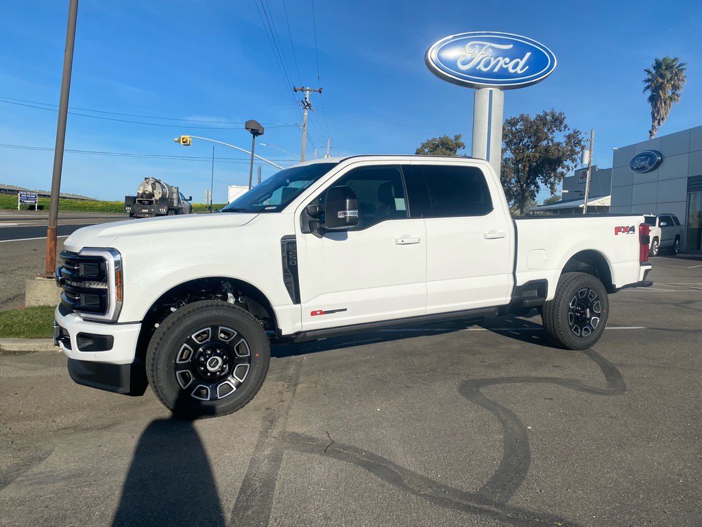 2025 Ford F-250 photo 2