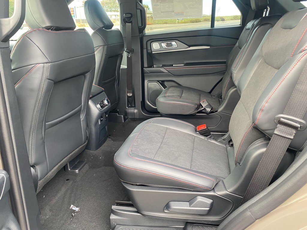 2026 Ford Explorer ST - Photo 11
