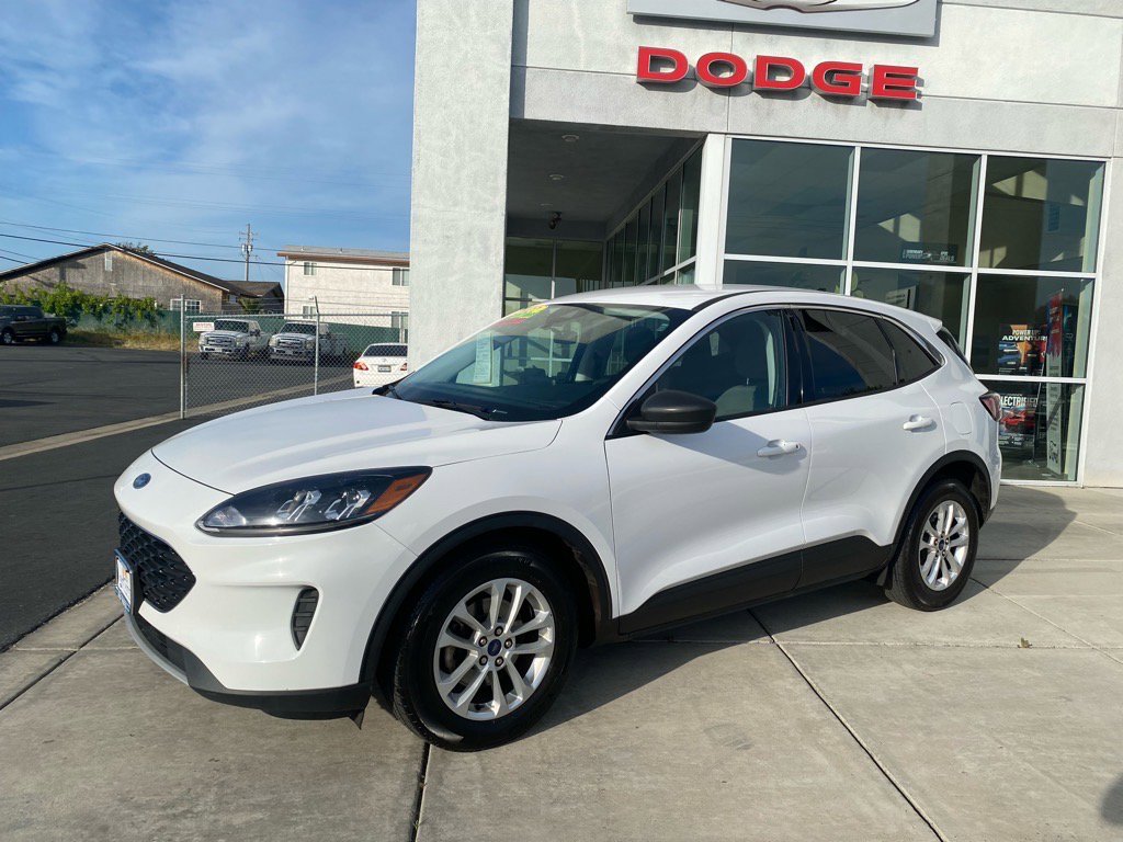 2022 Ford Escape SE photo 2