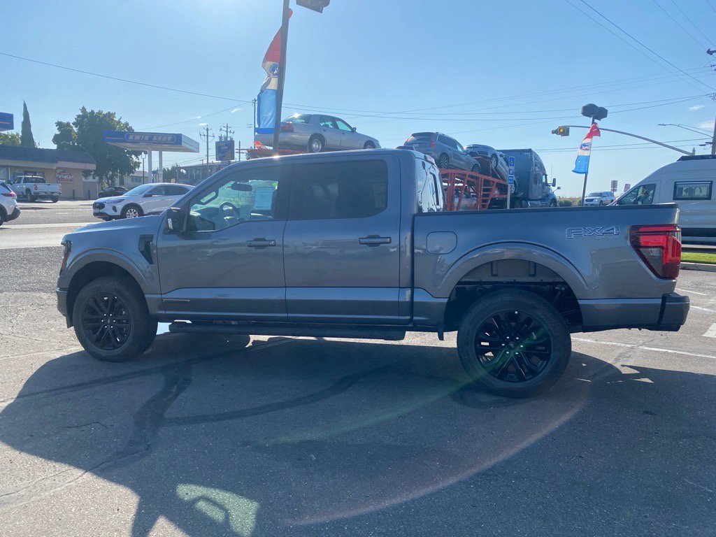 2025 Ford F-150 XLT photo 2
