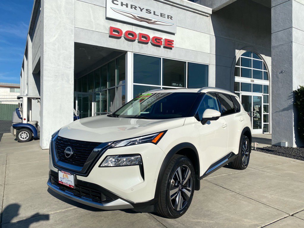 2023 Nissan Rogue Platinum's photo