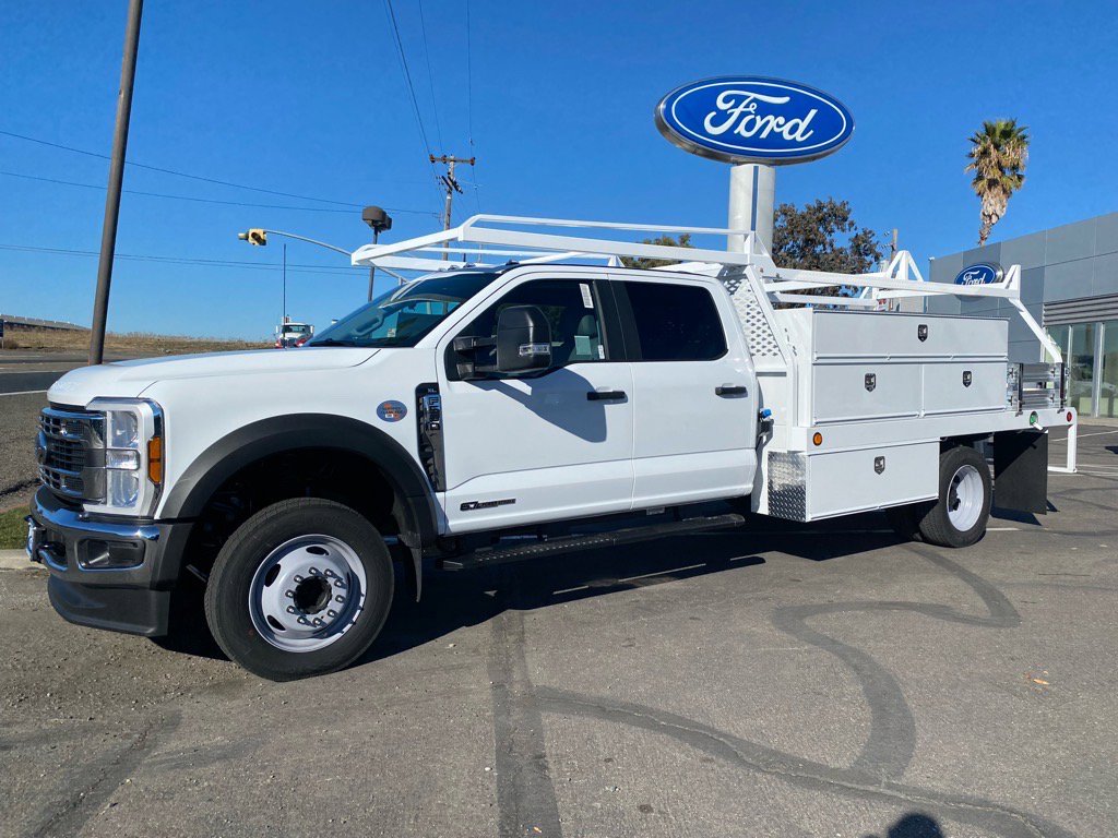 2024 Ford F-550 photo 2