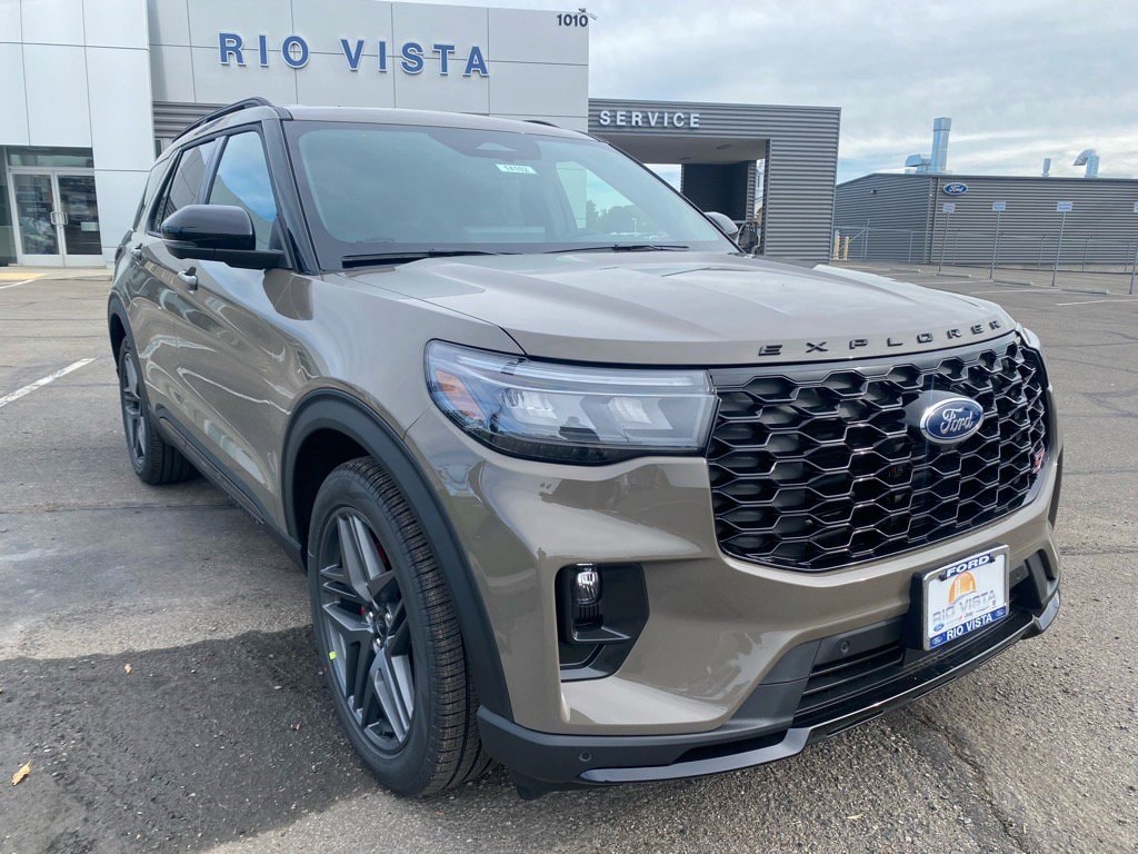 2026 Ford Explorer ST - Photo 9