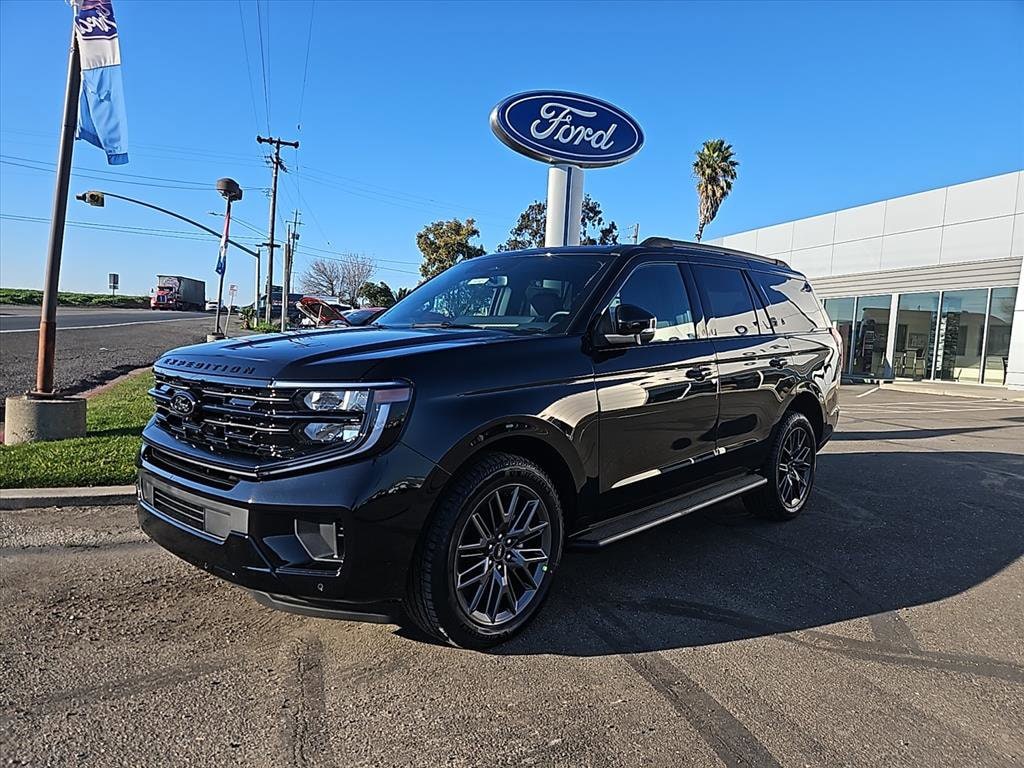 2026 Ford Expedition Platinum's photo