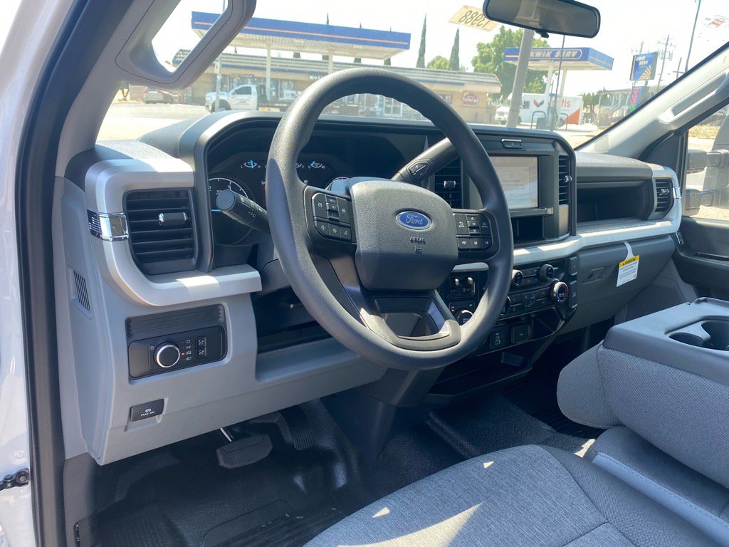 2025 Ford F-550 Super Duty Chassis Cab XL - Photo 16