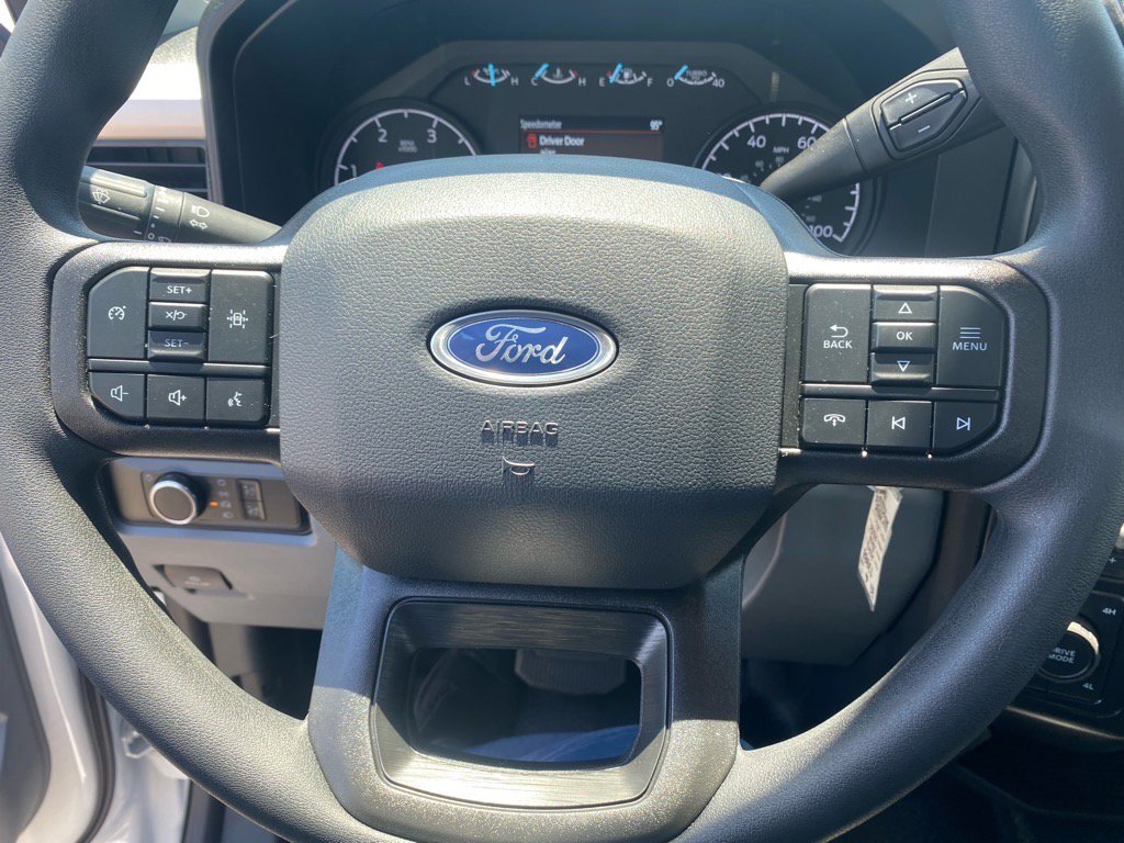 2025 Ford F-550 Super Duty Chassis Cab XL - Photo 22