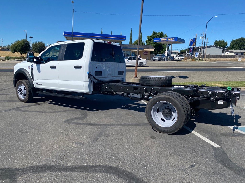 2024 Ford F-550 photo 4