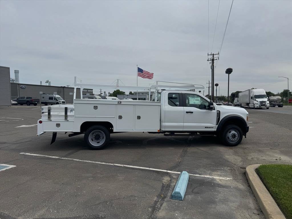 2025 Ford F-550 Super Duty Chassis Cab XL - Photo 6