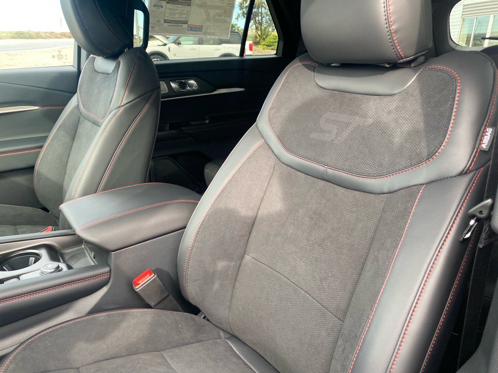 2026 Ford Explorer ST - Photo 18