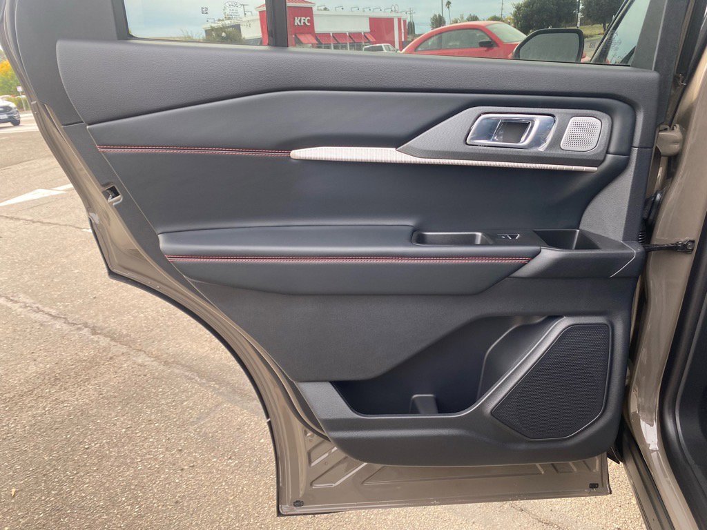 2026 Ford Explorer ST - Photo 16