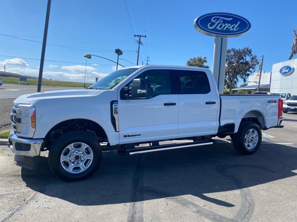 2025 Ford F-250 photo 2