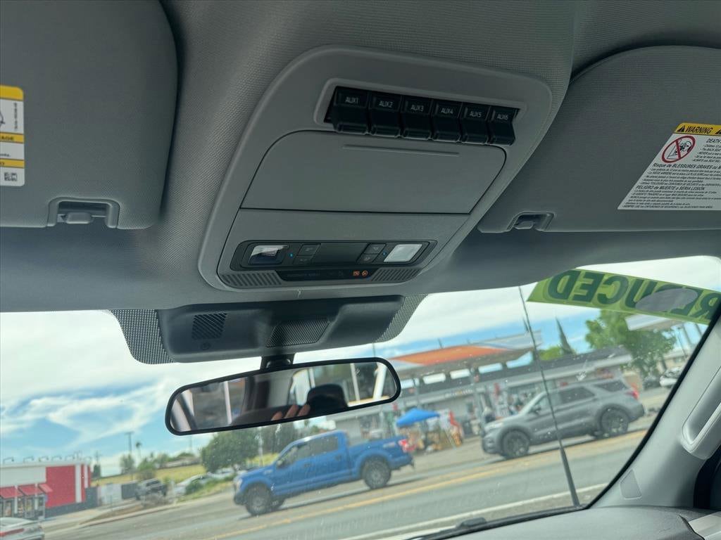 2025 Ford F-550 Super Duty Chassis Cab XL - Photo 13